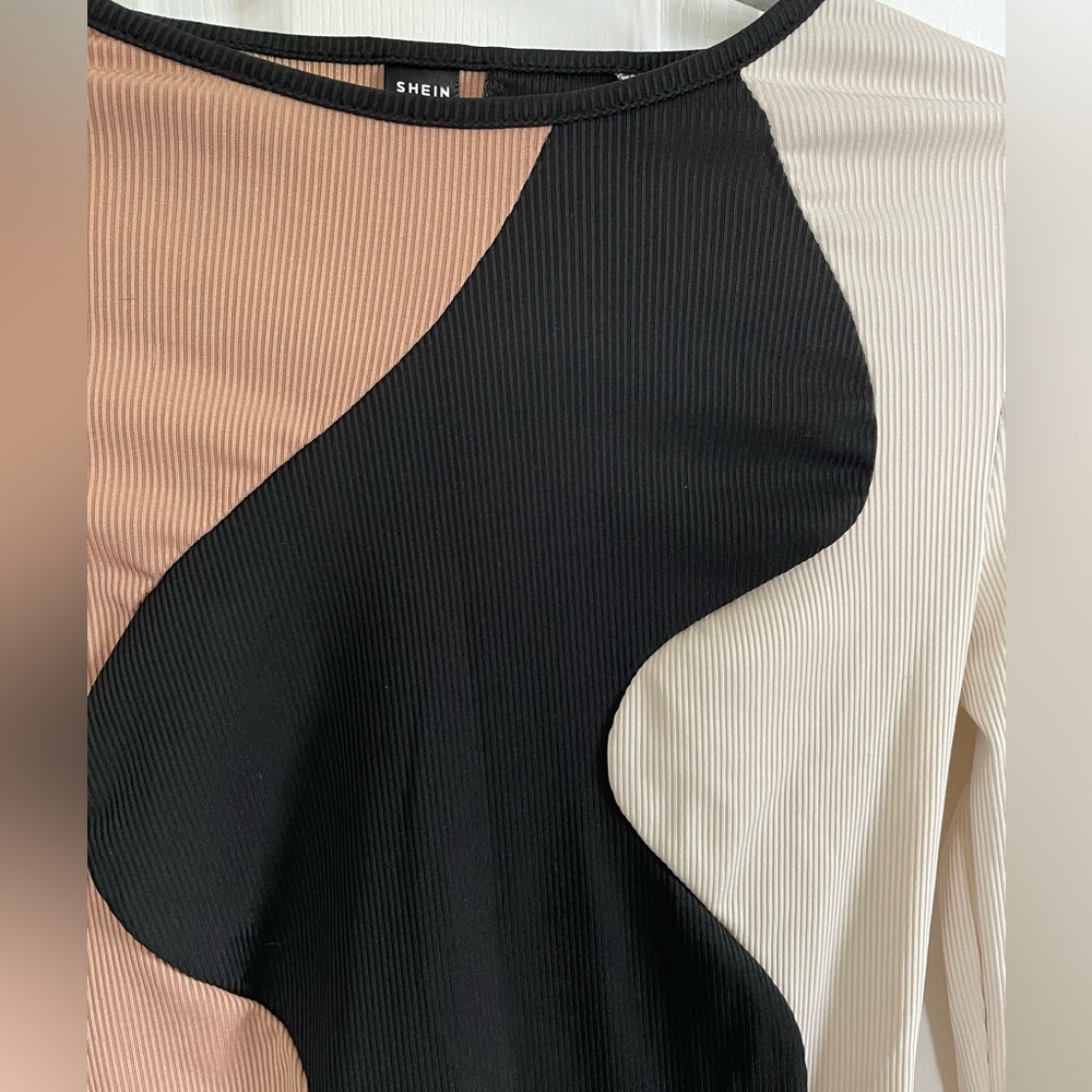• Mocha Ribbed Bodysuit • - Picture 3 of 6